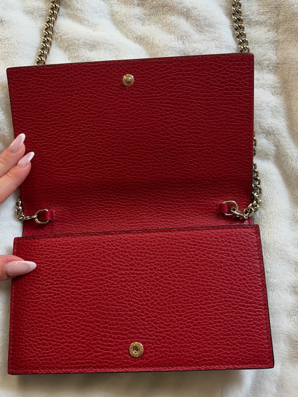 Gucci Red Leather Chain Crossbody Wallet with Gold-Tone Chain - Picture 2 of 7